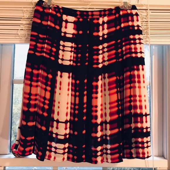 Pink and black graphic plaid pleated flowy skirt - Picture 1 of 3